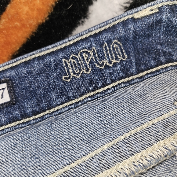 Gifted FREE with Purchase ⭐️ D-9 Joplin Distressed Flare Jeans 27 - Picture 14 of 16